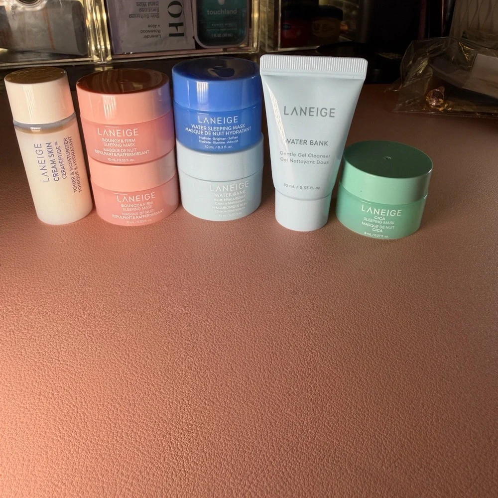 Deluxe/High End Brands: 114 Item Beauty/Skin/Hair Sample Assortment - Picture 3 of 13